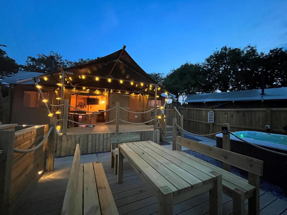 Jungle Book Safari Tent Tenby Exterior foto